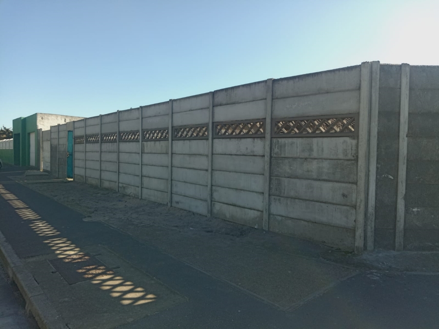 2 Bedroom Property for Sale in Manenberg Western Cape